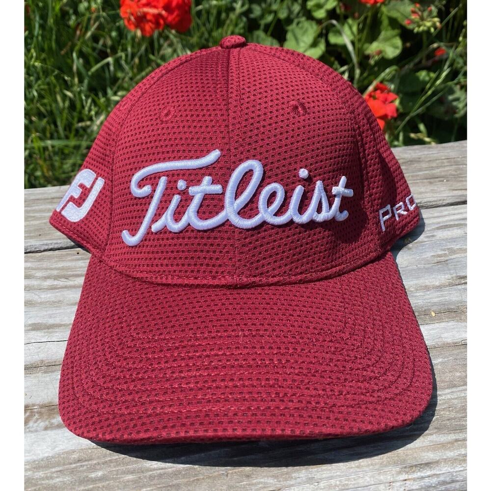 Titleist Golf Hat, New Era, Med/Lg Flex back Pro V1 Footjoy